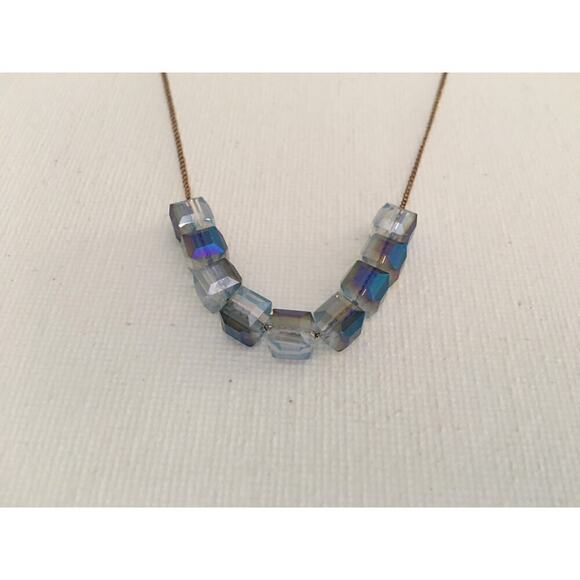 Artisan Dainty vintage brass chain with light blue crystal glass beads - Picture 3 of 10